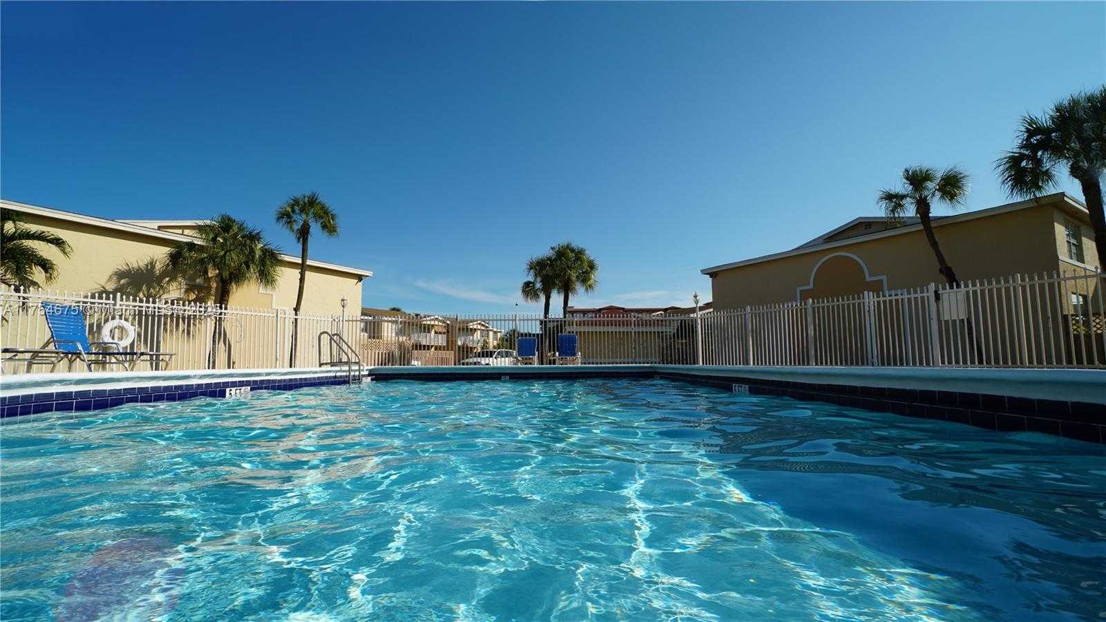 Small Image of 4670 NORTH WEST 79TH AVE #2F, Doral Number 2