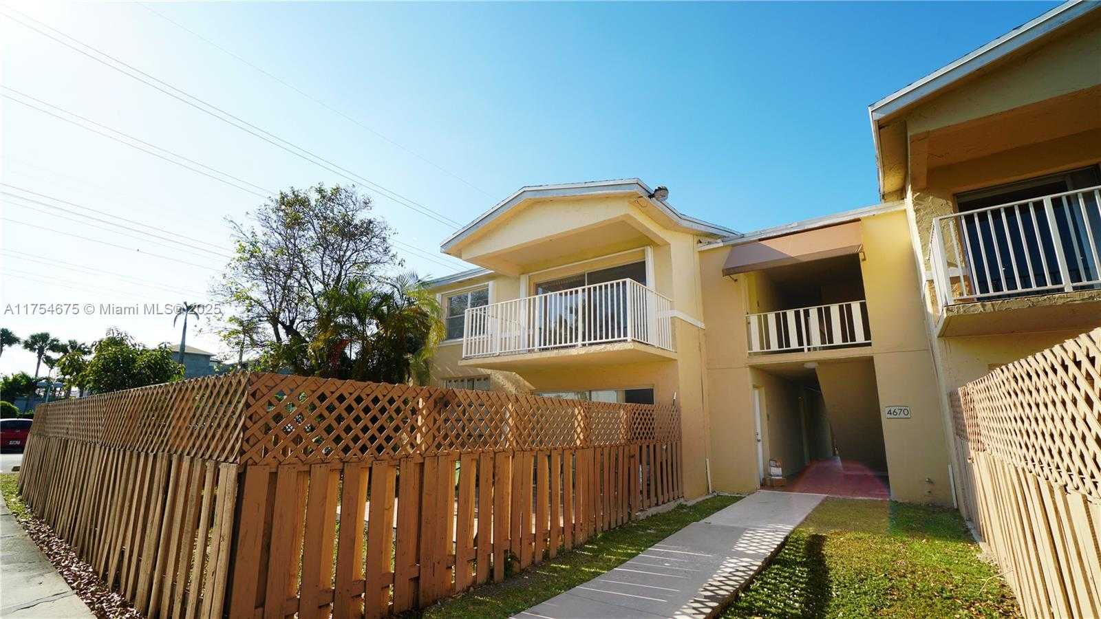 Small Image of 4670 NORTH WEST 79TH AVE #2F, Doral Number 3
