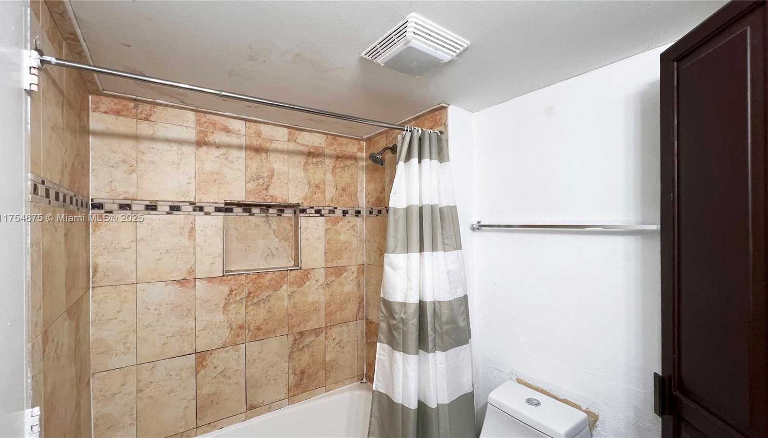 Small Image of 4670 NORTH WEST 79TH AVE #2F, Doral Number 36