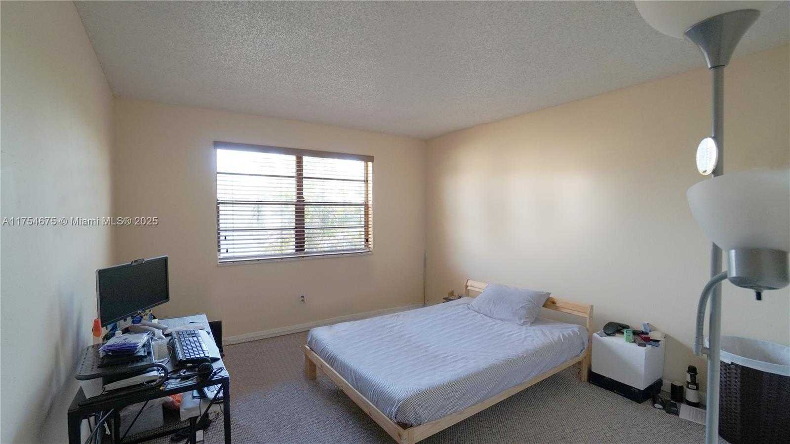 Small Image of 4670 NORTH WEST 79TH AVE #2F, Doral Number 6