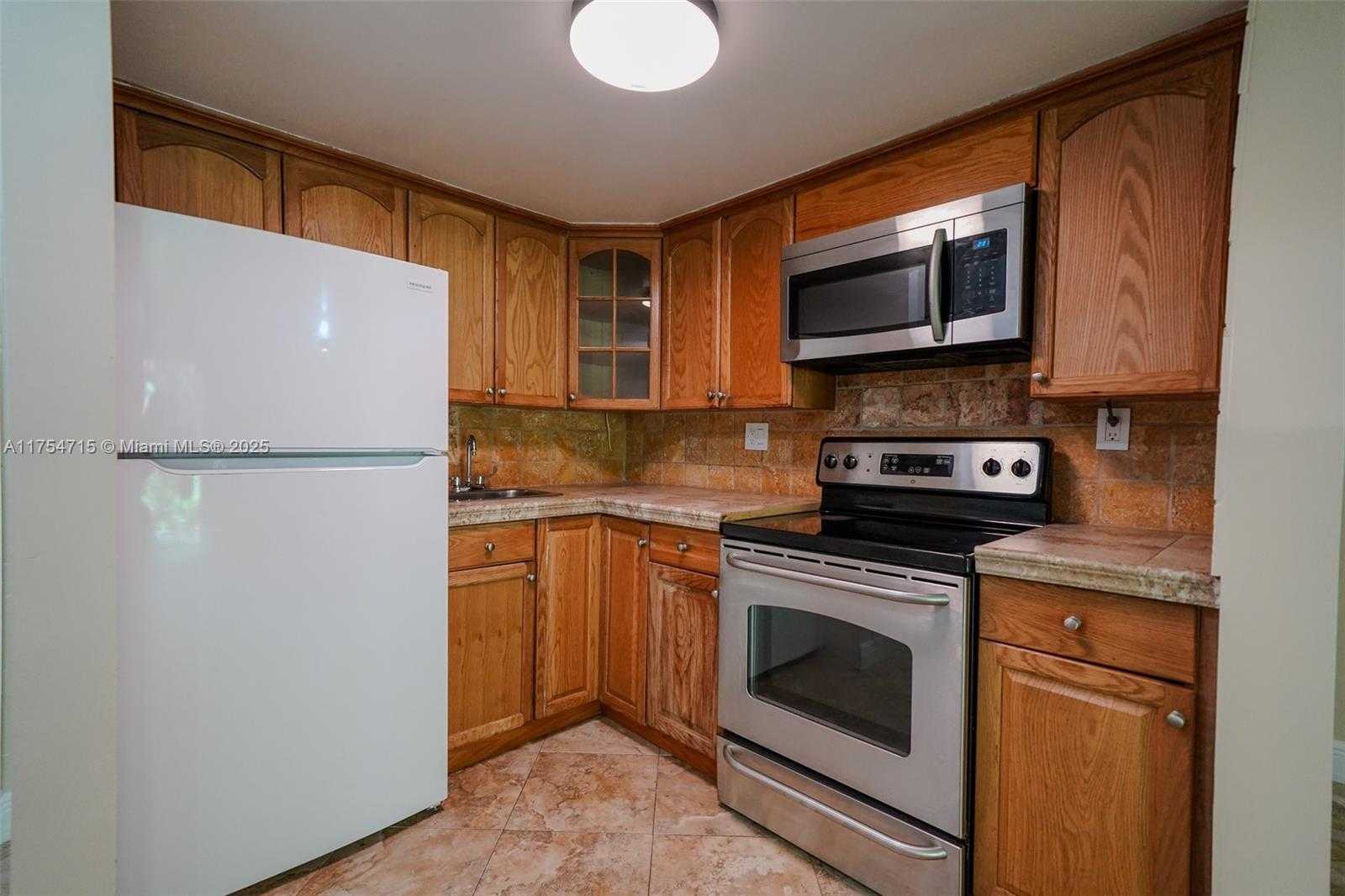 Small Image of 9487 SOUTH WEST 76TH ST #M4, Miami Number 3