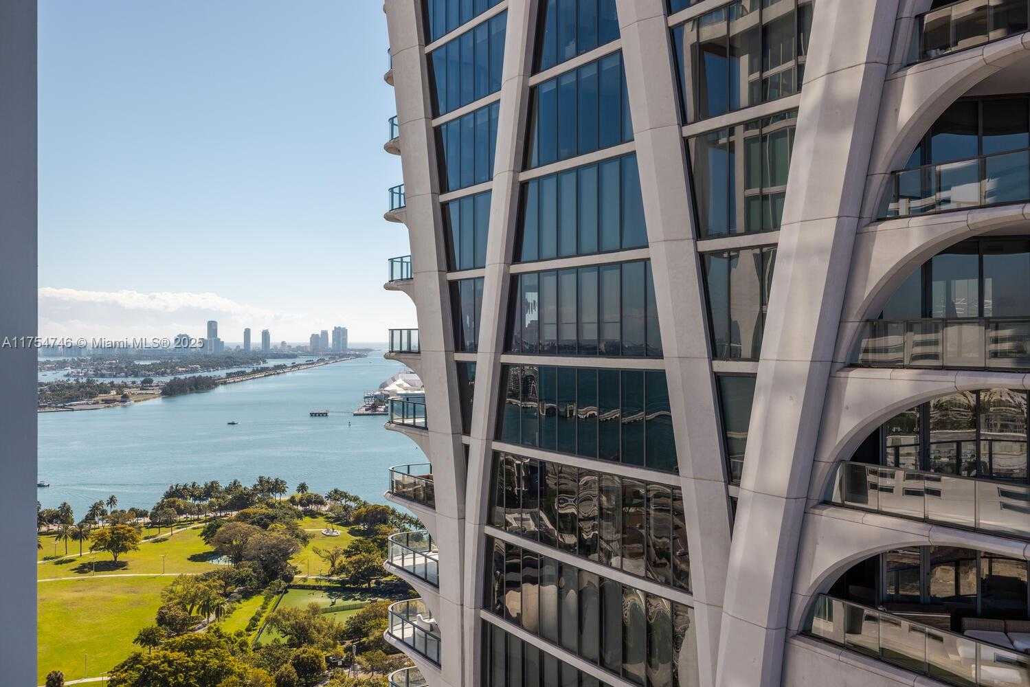 Small Image of 1040 BISCAYNE BLVD #2507, Miami Number 11