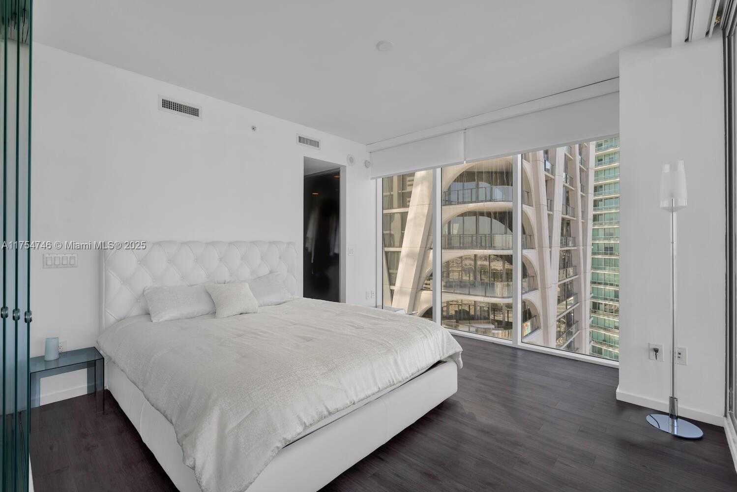 Small Image of 1040 BISCAYNE BLVD #2507, Miami Number 13