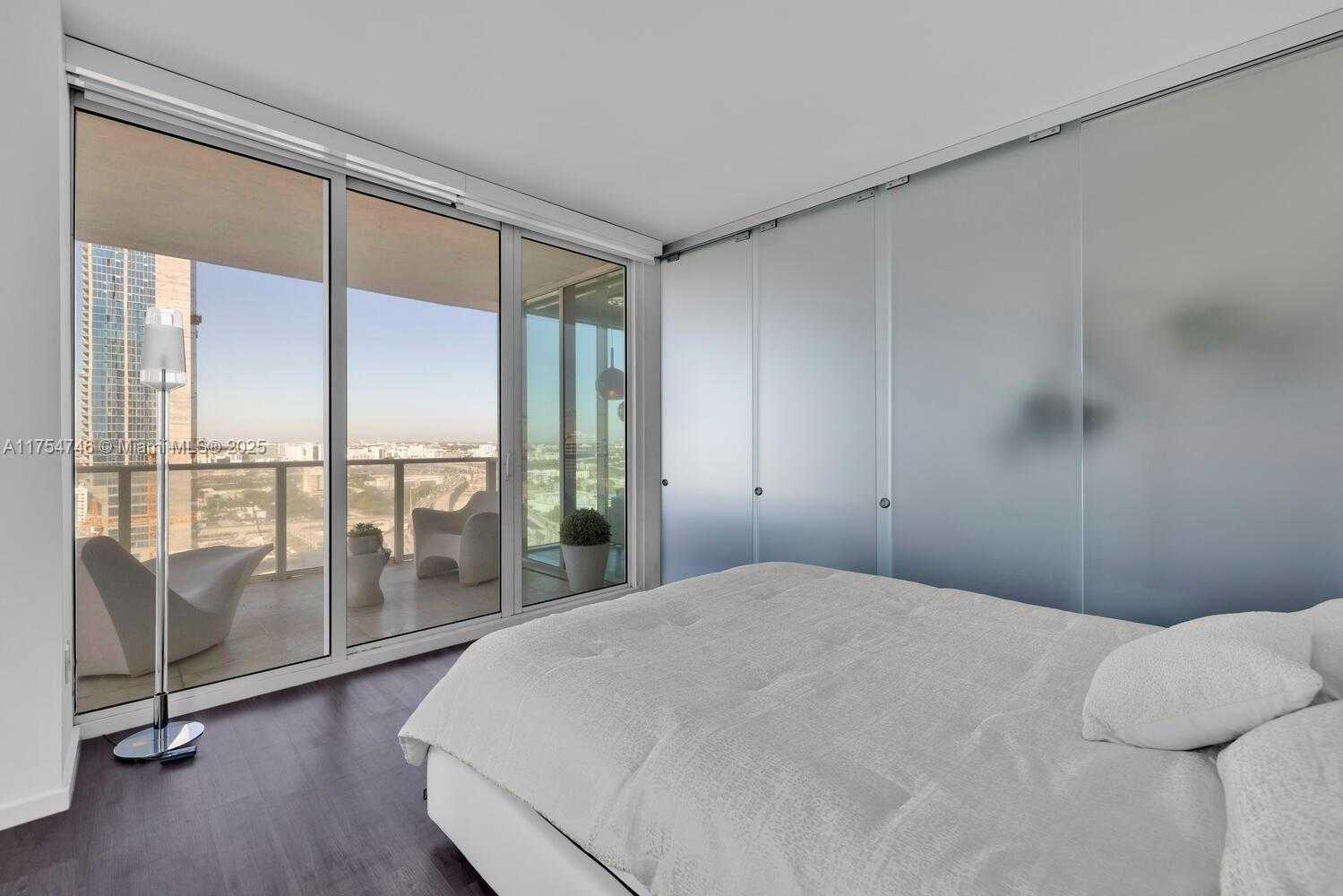 Small Image of 1040 BISCAYNE BLVD #2507, Miami Number 14