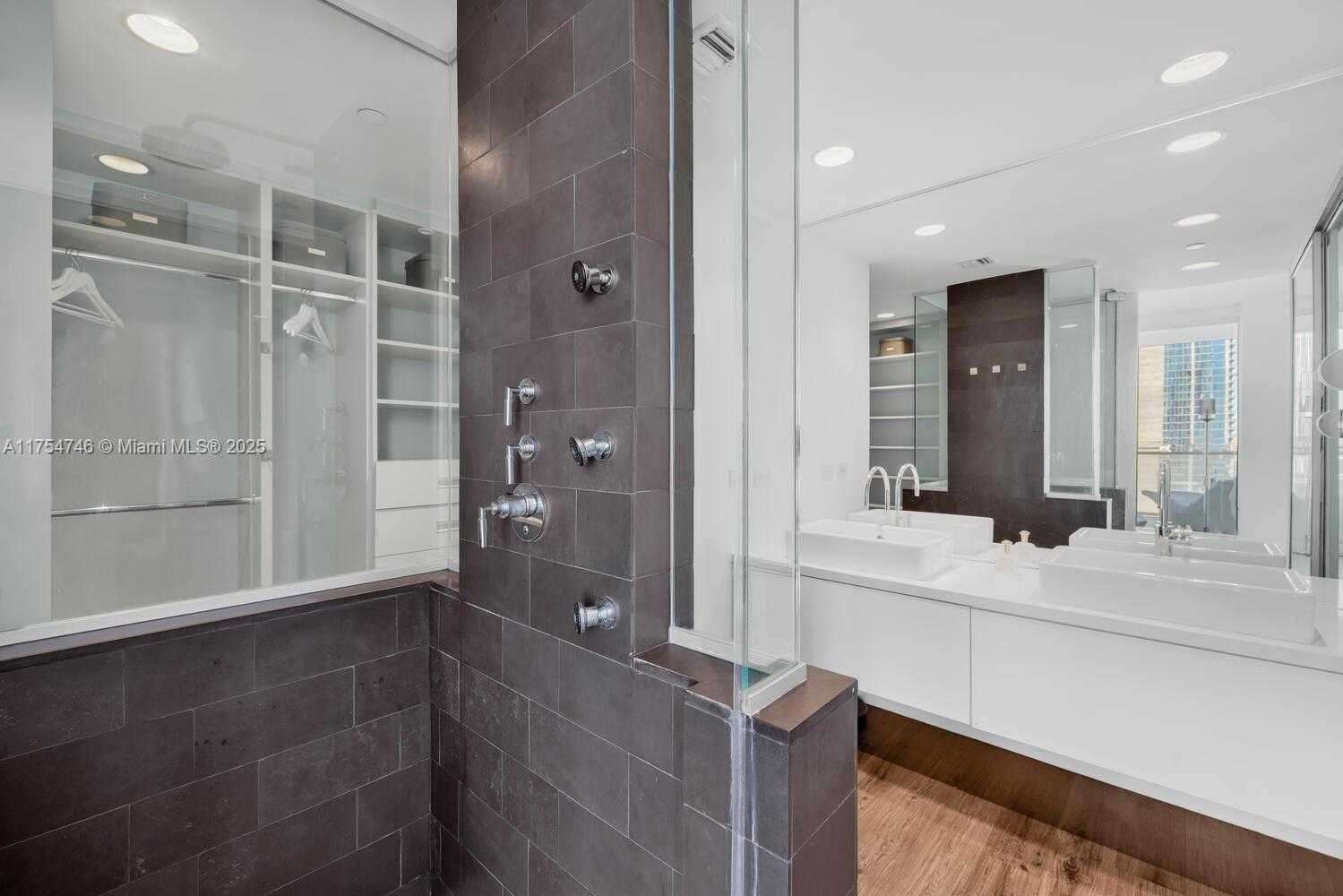 Small Image of 1040 BISCAYNE BLVD #2507, Miami Number 18