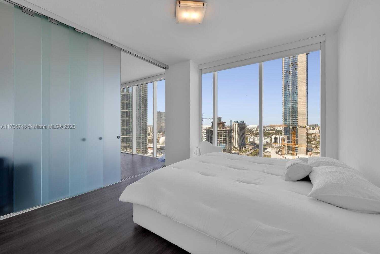 Small Image of 1040 BISCAYNE BLVD #2507, Miami Number 20