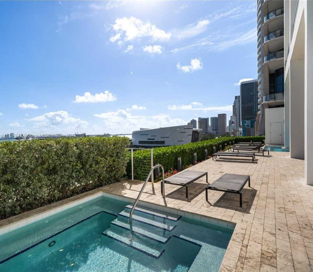 Small Image of 1040 BISCAYNE BLVD #2507, Miami Number 25