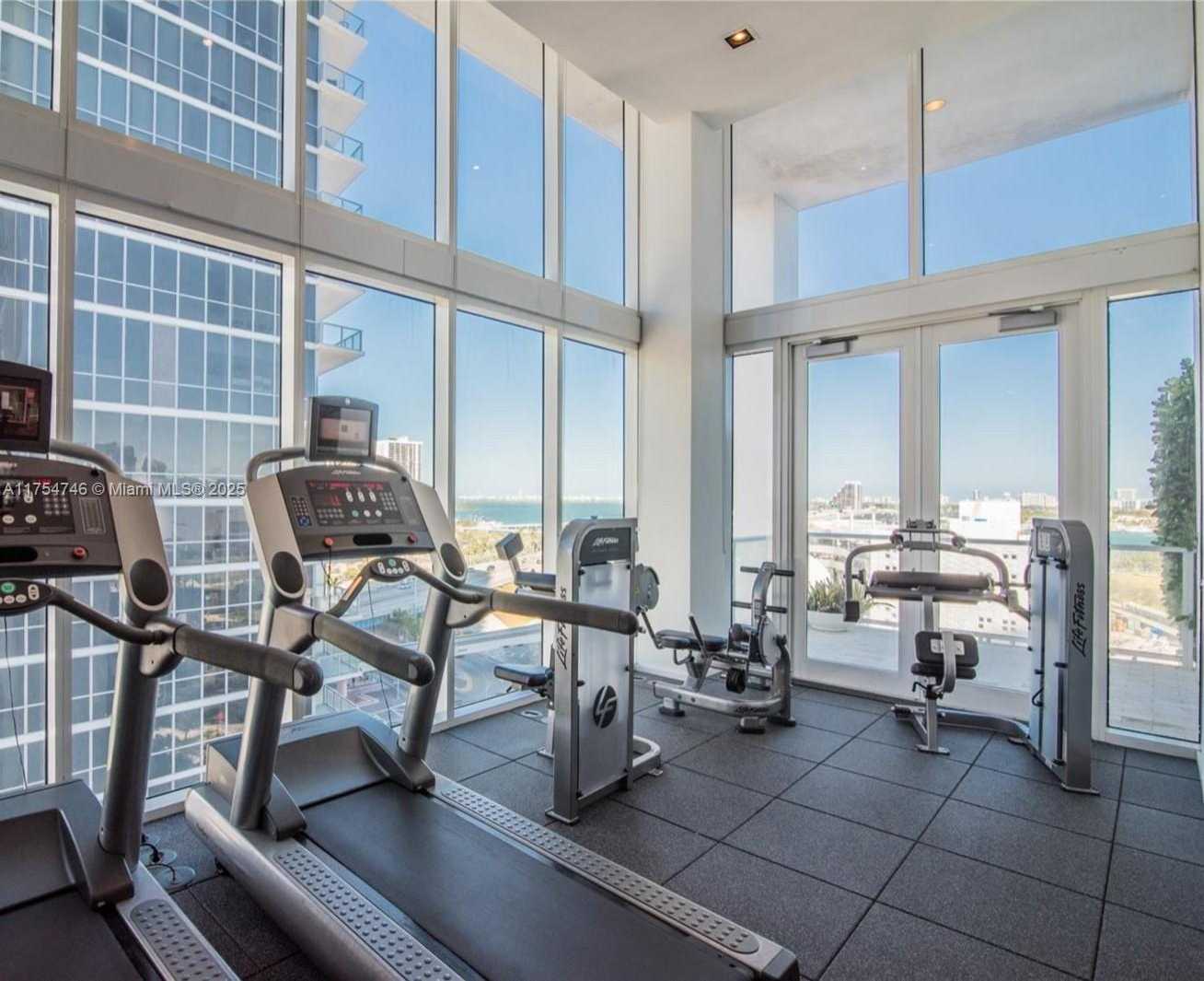 Small Image of 1040 BISCAYNE BLVD #2507, Miami Number 26
