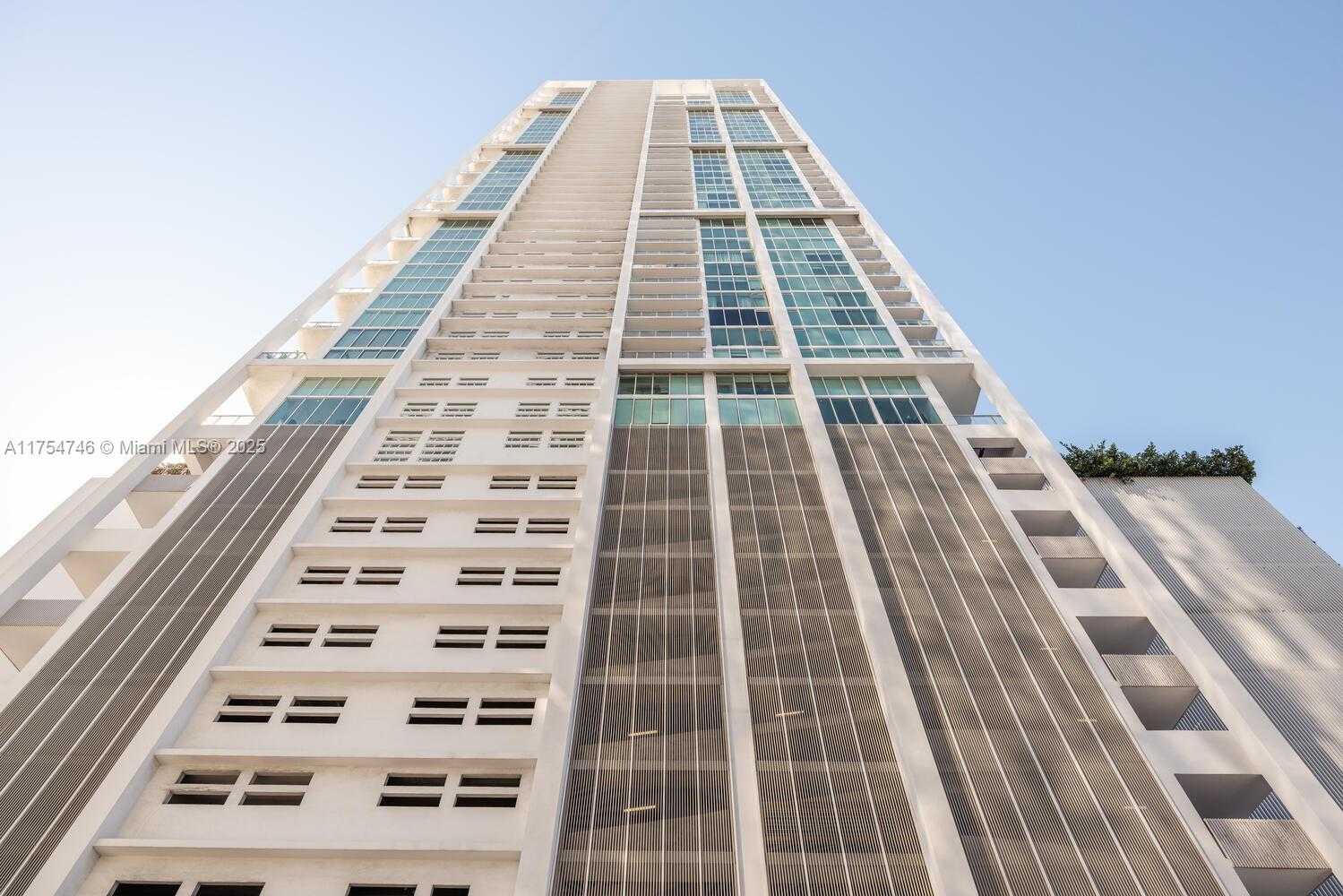 Small Image of 1040 BISCAYNE BLVD #2507, Miami Number 3