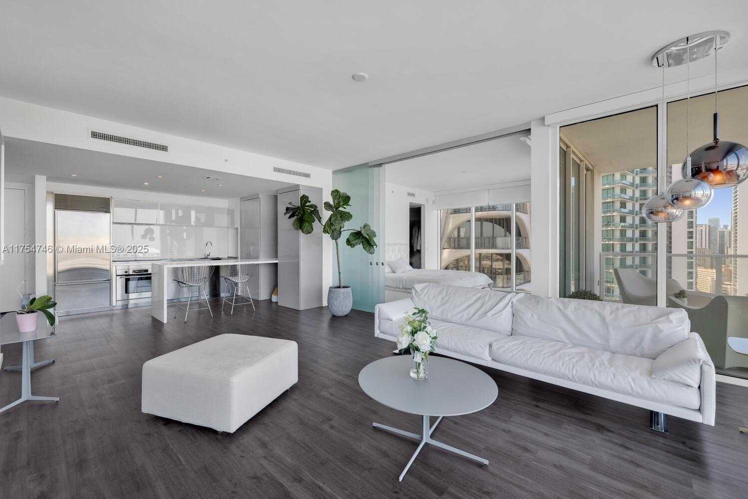 Small Image of 1040 BISCAYNE BLVD #2507, Miami Number 6