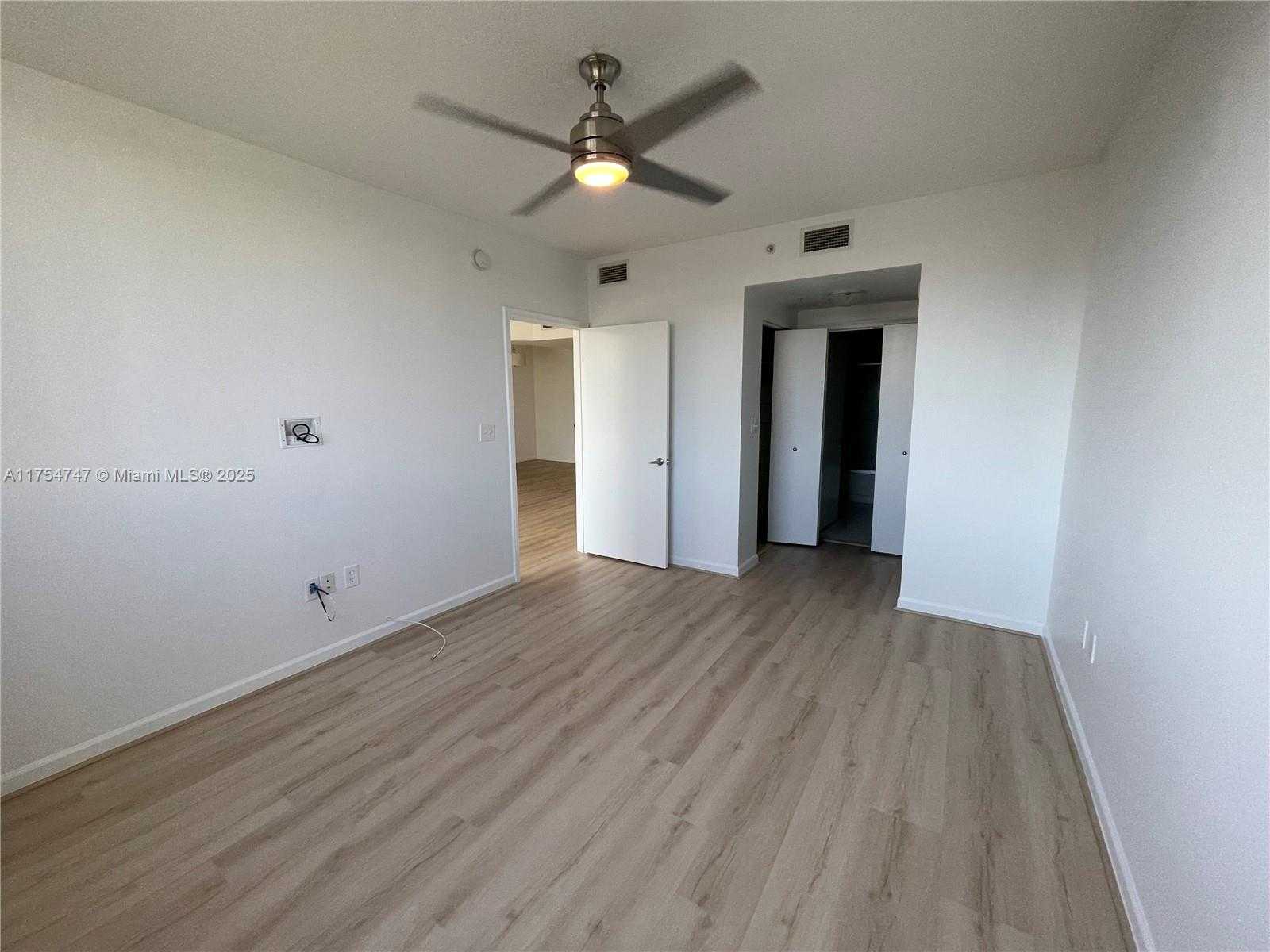 Small Image of 18800 NORTH EAST 29TH AVE #417, Aventura Number 7