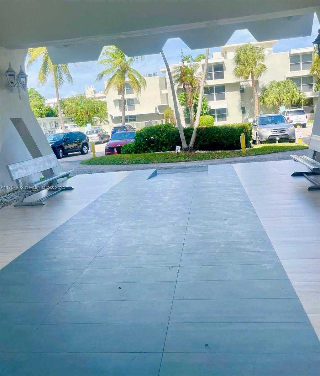 Small Image of 1080 94TH ST #602, Bay Harbor Islands Number 32