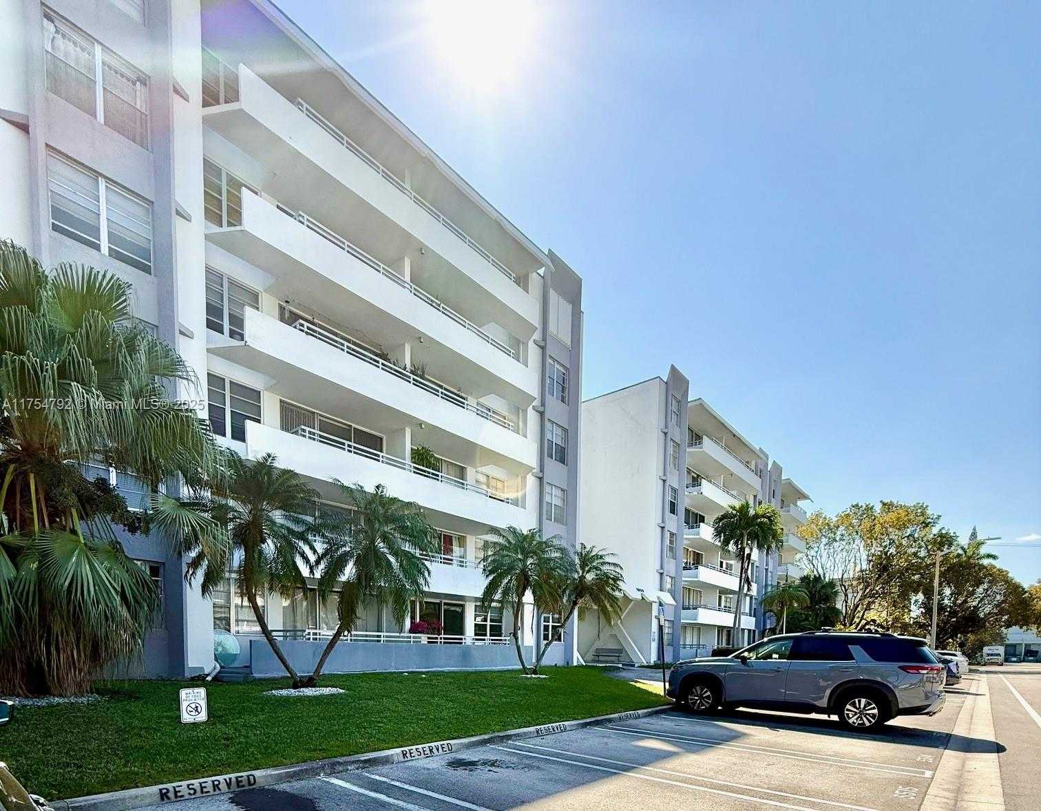 Small Image of 1080 94TH ST #602, Bay Harbor Islands Number 33