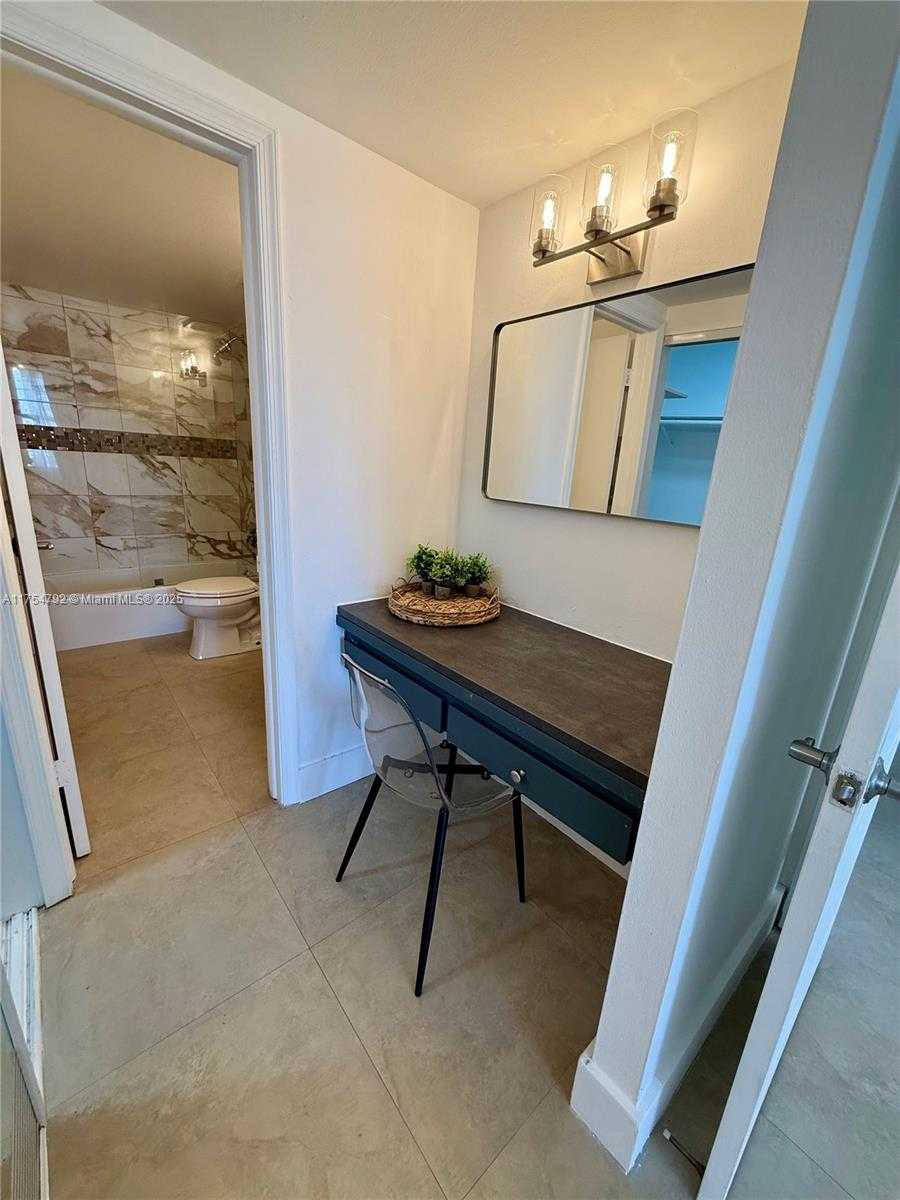 Small Image of 1080 94TH ST #602, Bay Harbor Islands Number 39