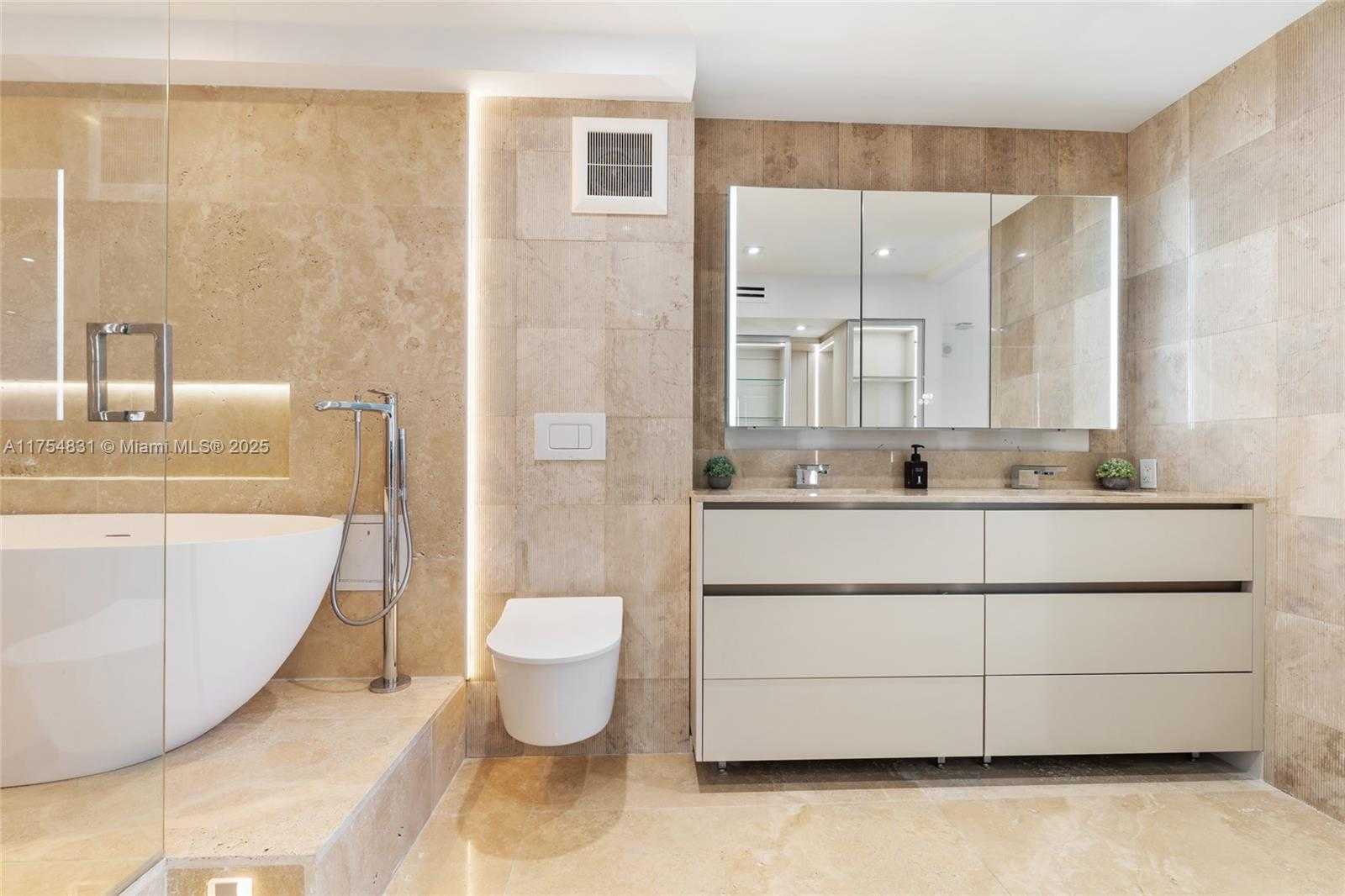 Small Image of 2301 COLLINS AVE #1011, Miami Beach Number 14