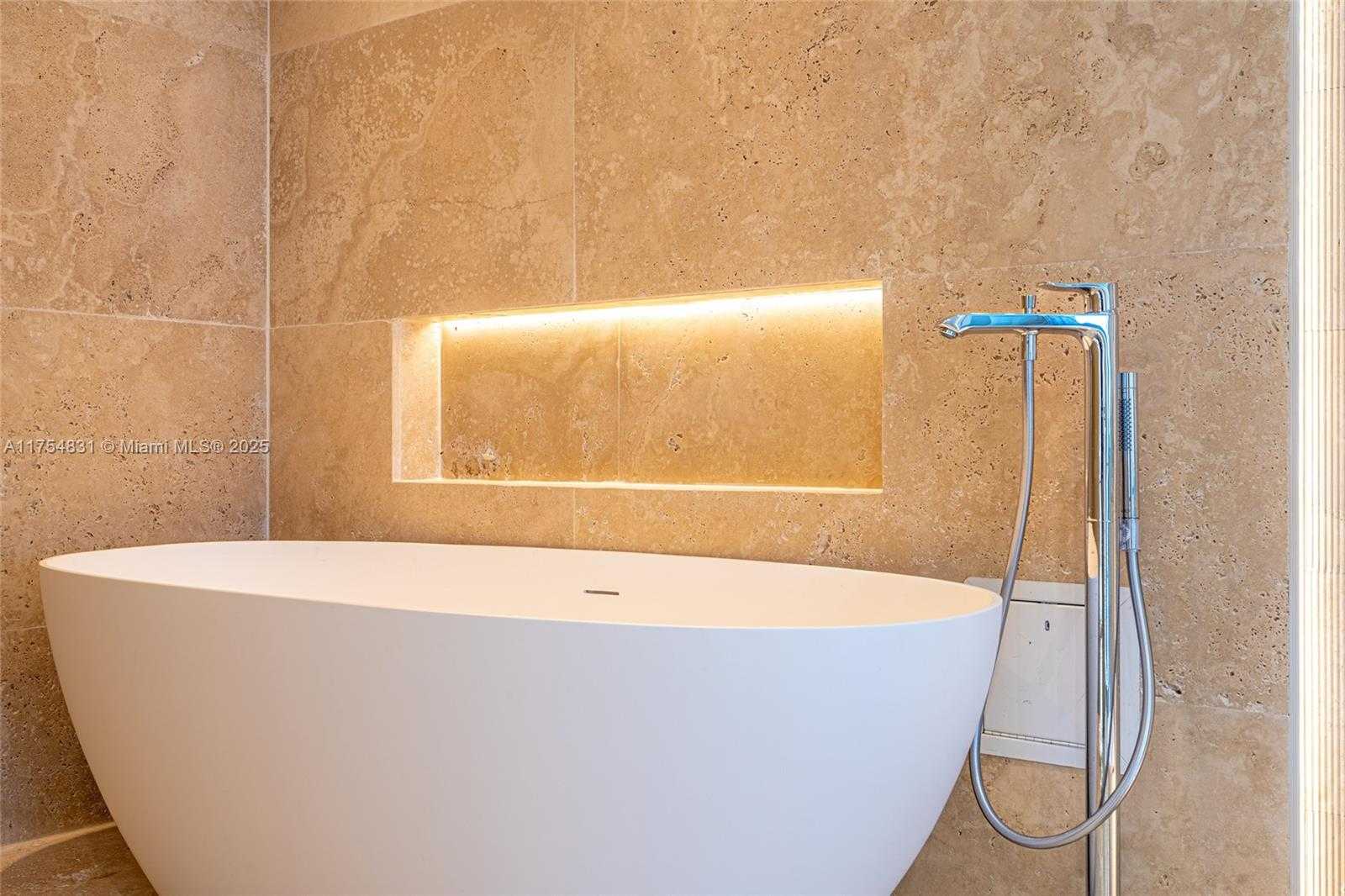 Small Image of 2301 COLLINS AVE #1011, Miami Beach Number 19