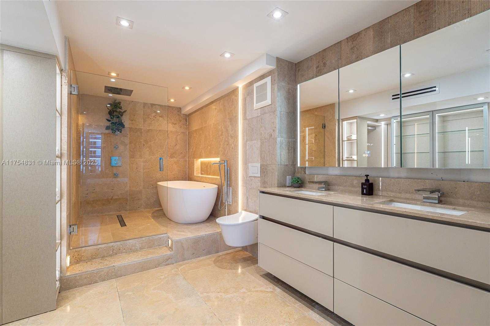 Small Image of 2301 COLLINS AVE #1011, Miami Beach Number 20