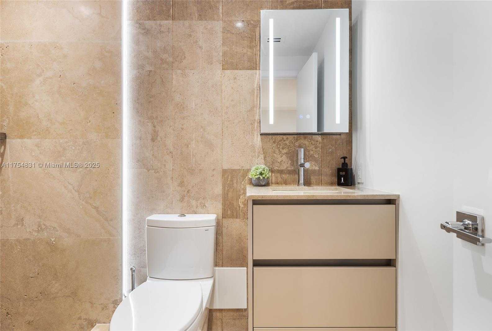 Small Image of 2301 COLLINS AVE #1011, Miami Beach Number 25