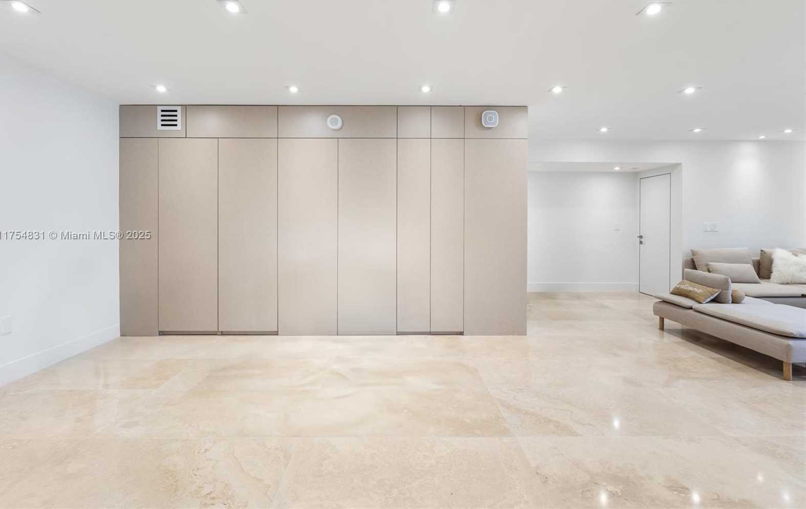 Small Image of 2301 COLLINS AVE #1011, Miami Beach Number 28