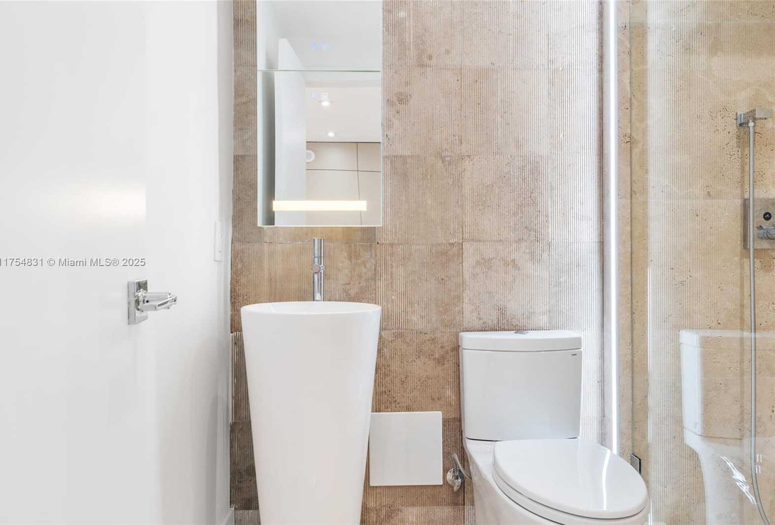 Small Image of 2301 COLLINS AVE #1011, Miami Beach Number 29