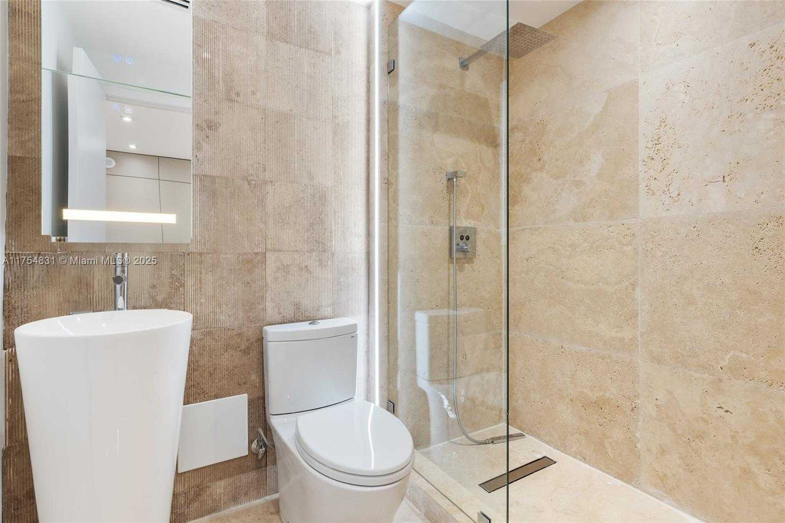 Small Image of 2301 COLLINS AVE #1011, Miami Beach Number 30