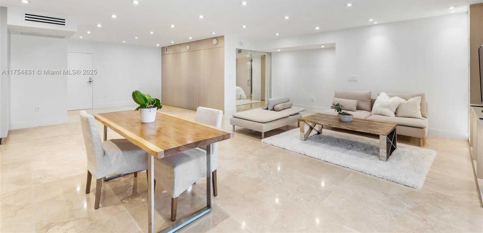 Small Image of 2301 COLLINS AVE #1011, Miami Beach Number 8