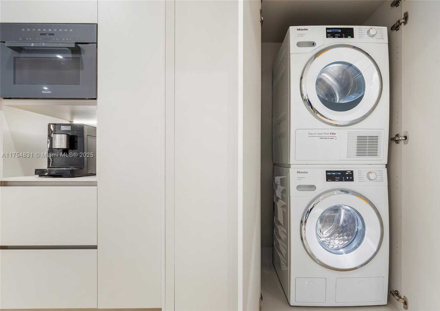 Small Image of 2301 COLLINS AVE #1011, Miami Beach Number 9