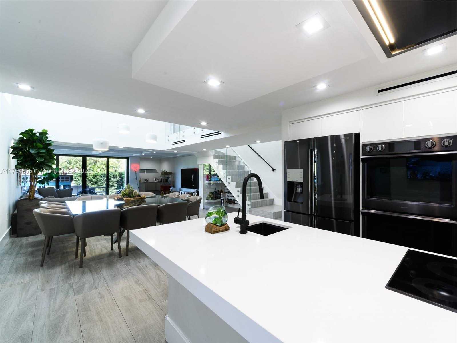 Small Image of 339 POINCIANA ISLAND DR #339, Sunny Isles Beach Number 13