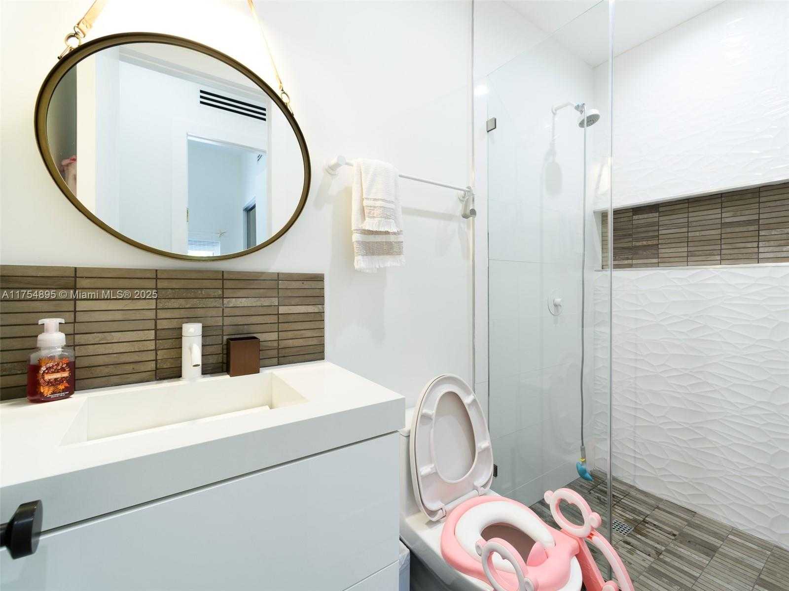 Small Image of 339 POINCIANA ISLAND DR #339, Sunny Isles Beach Number 17