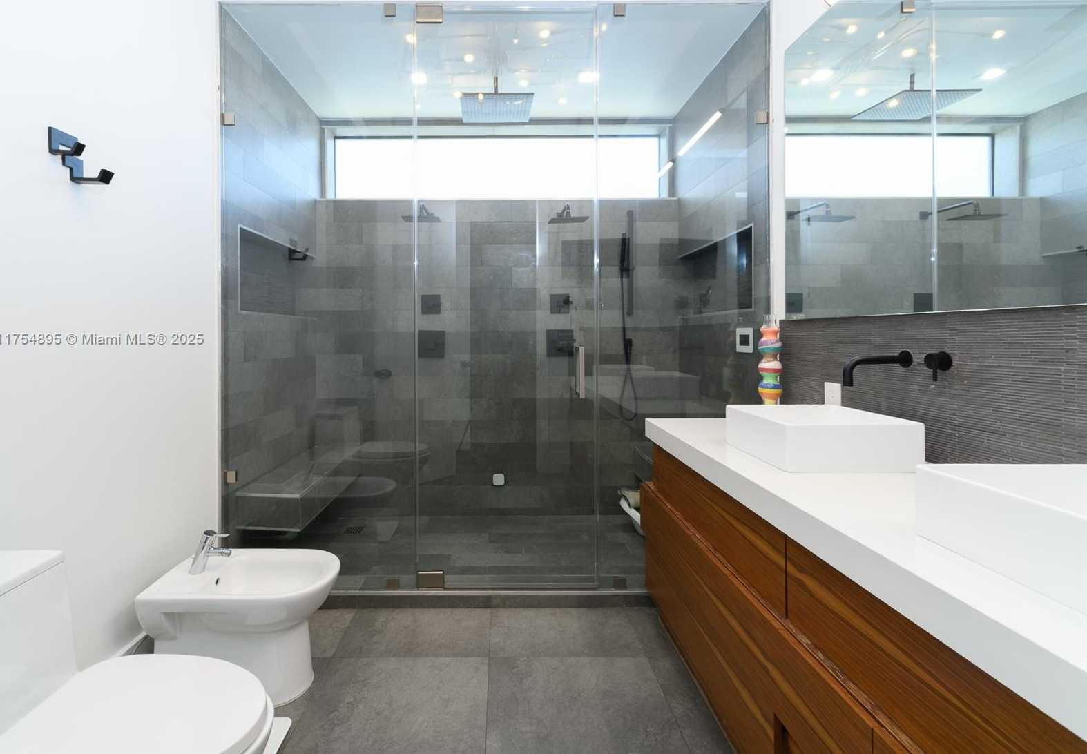 Small Image of 339 POINCIANA ISLAND DR #339, Sunny Isles Beach Number 19