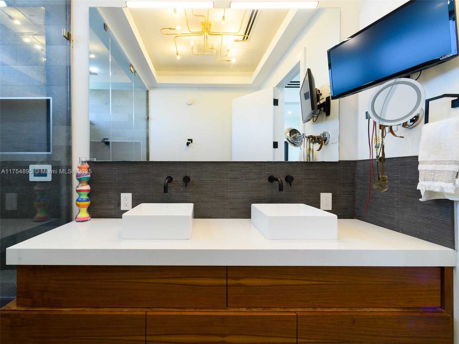 Small Image of 339 POINCIANA ISLAND DR #339, Sunny Isles Beach Number 20