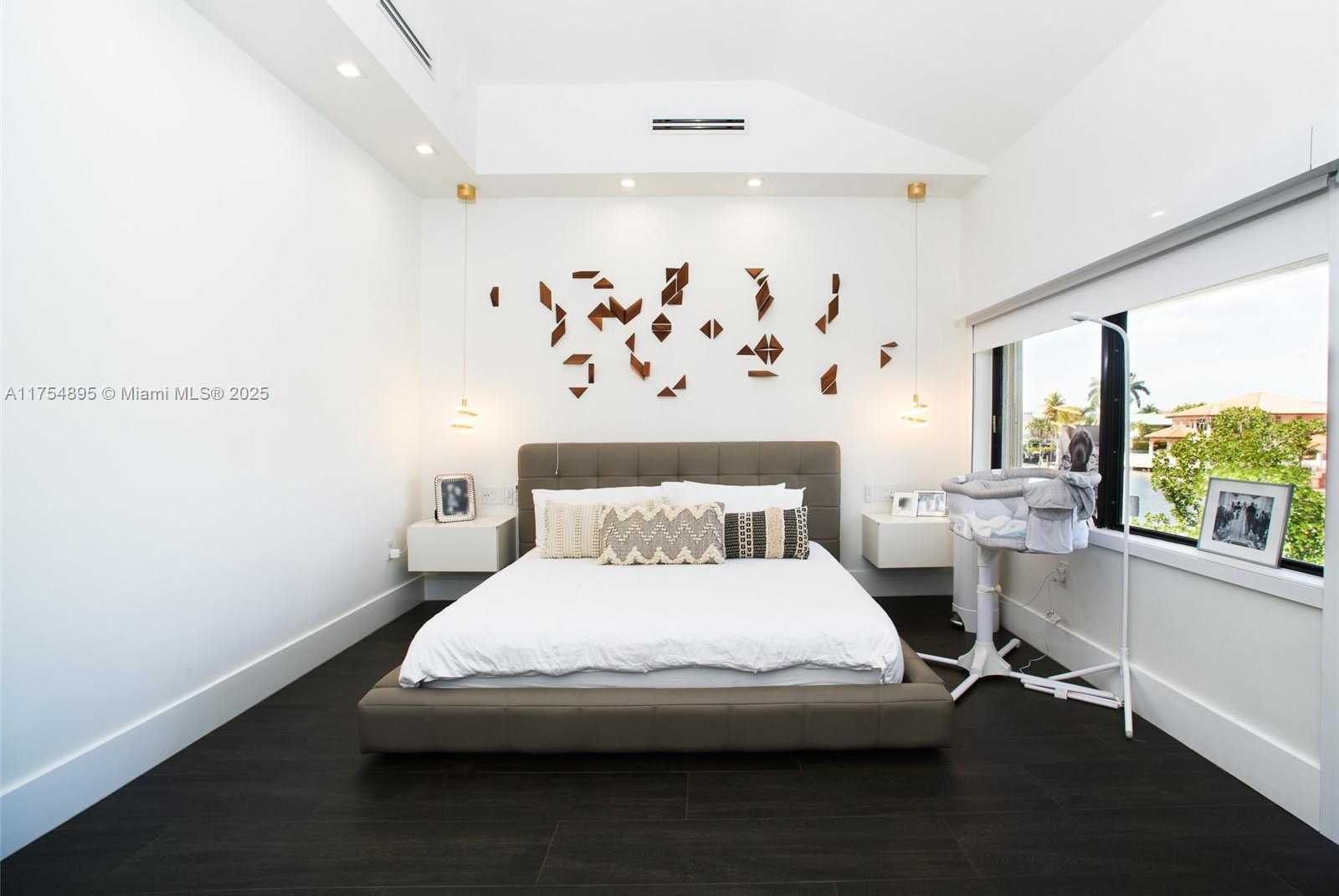 Small Image of 339 POINCIANA ISLAND DR #339, Sunny Isles Beach Number 22