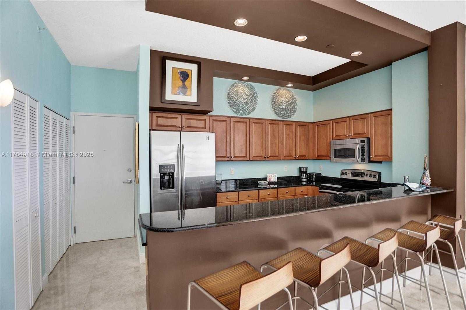 Small Image of 6917 COLLINS AVE #PH 1, Miami Beach Number 12