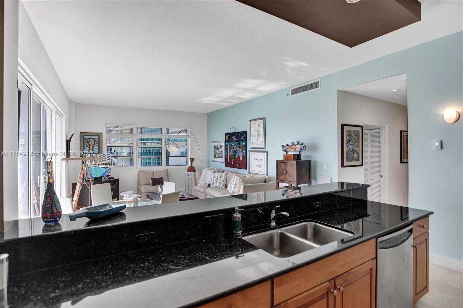 Small Image of 6917 COLLINS AVE #PH 1, Miami Beach Number 13