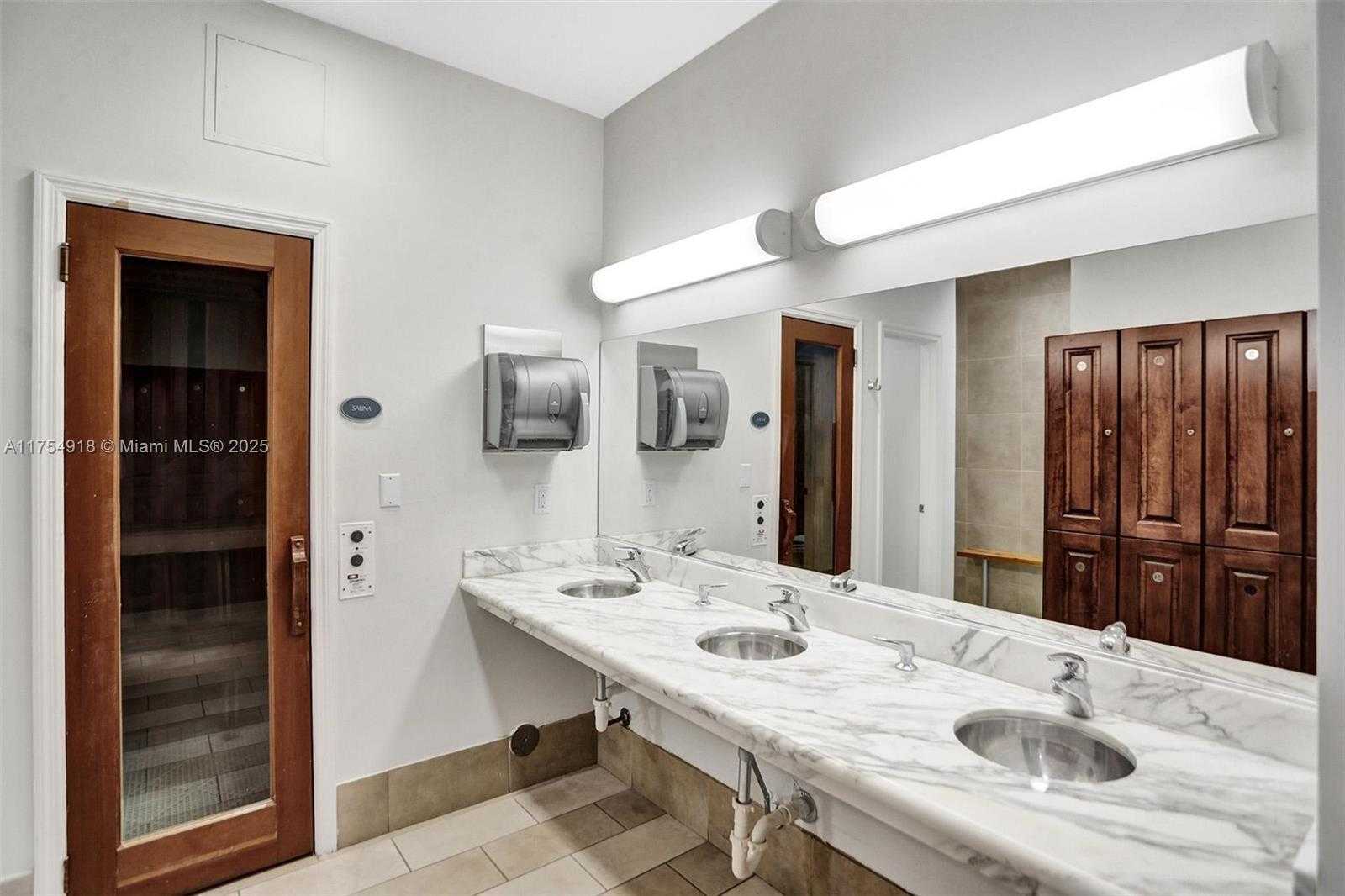 Small Image of 6917 COLLINS AVE #PH 1, Miami Beach Number 39