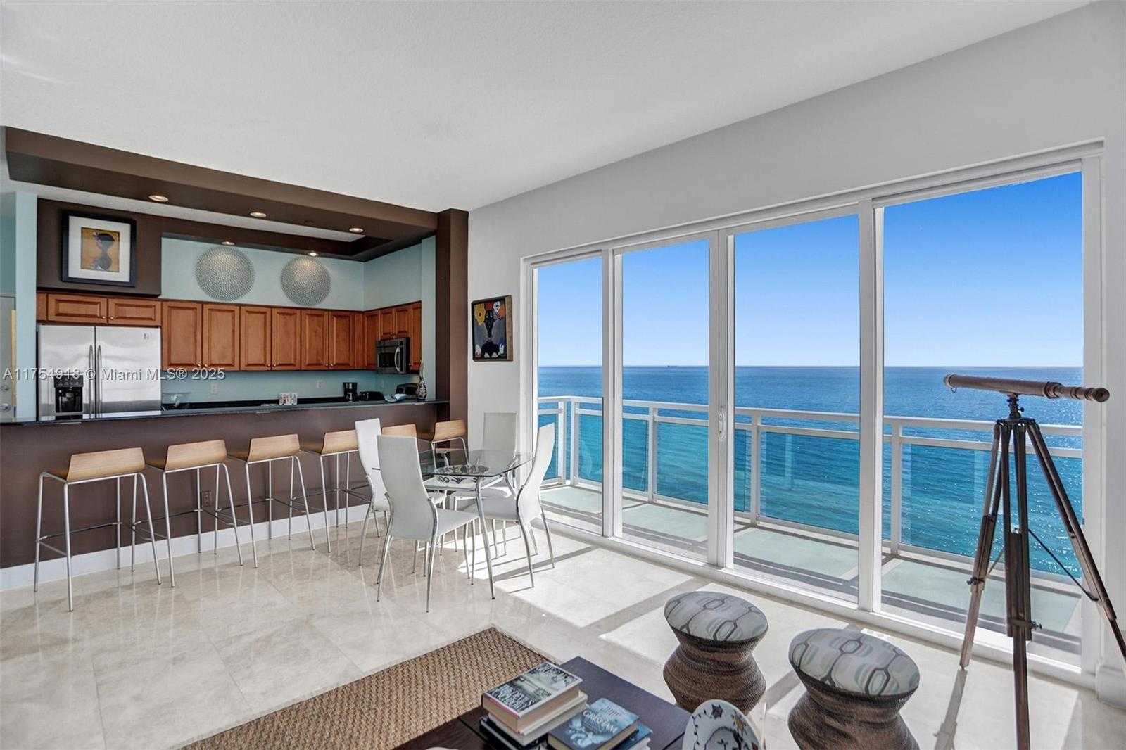 Small Image of 6917 COLLINS AVE #PH 1, Miami Beach Number 4