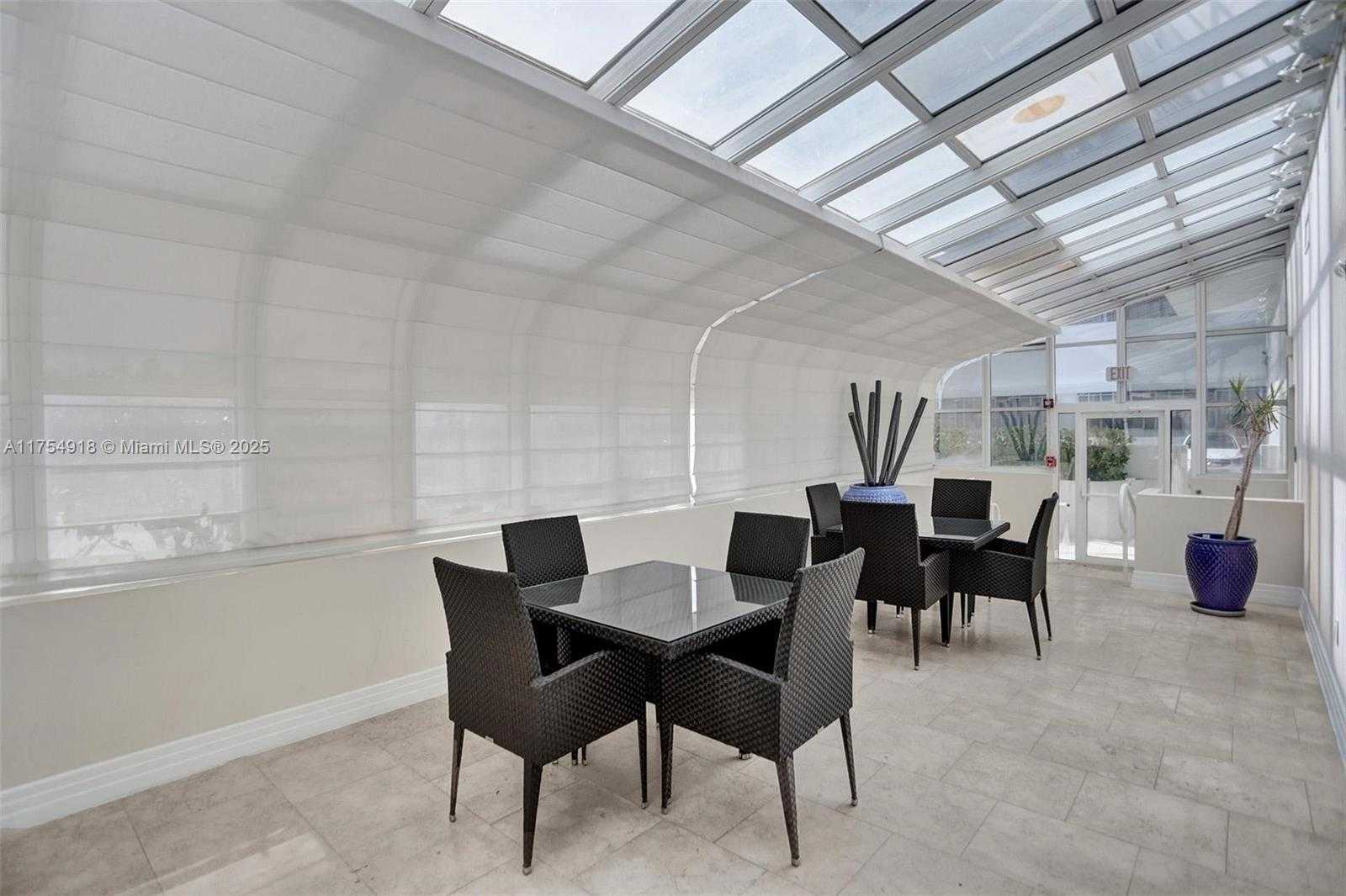 Small Image of 6917 COLLINS AVE #PH 1, Miami Beach Number 44
