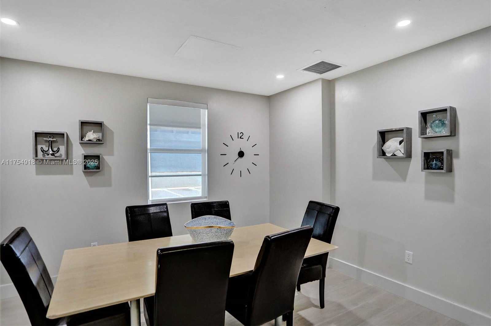 Small Image of 6917 COLLINS AVE #PH 1, Miami Beach Number 47
