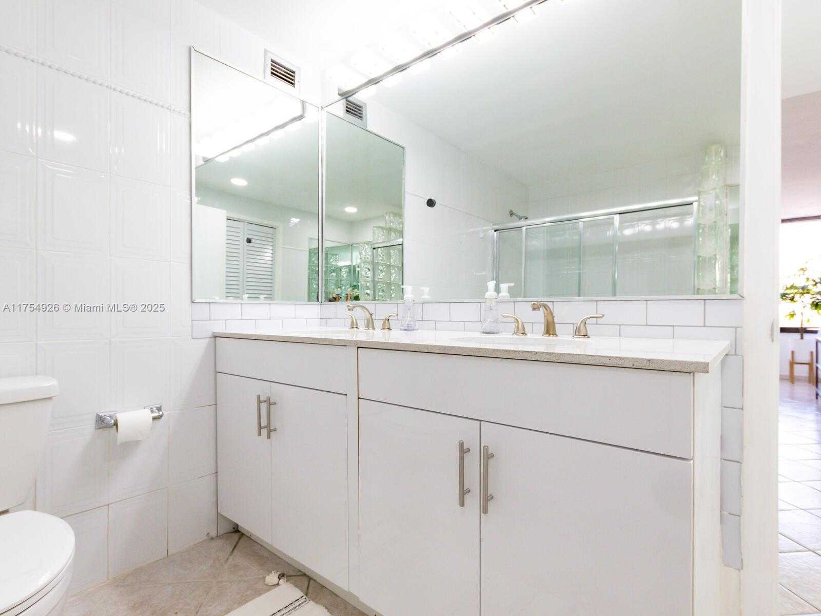 Small Image of 3505 SOUTH OCEAN DR #305, Hollywood Number 25