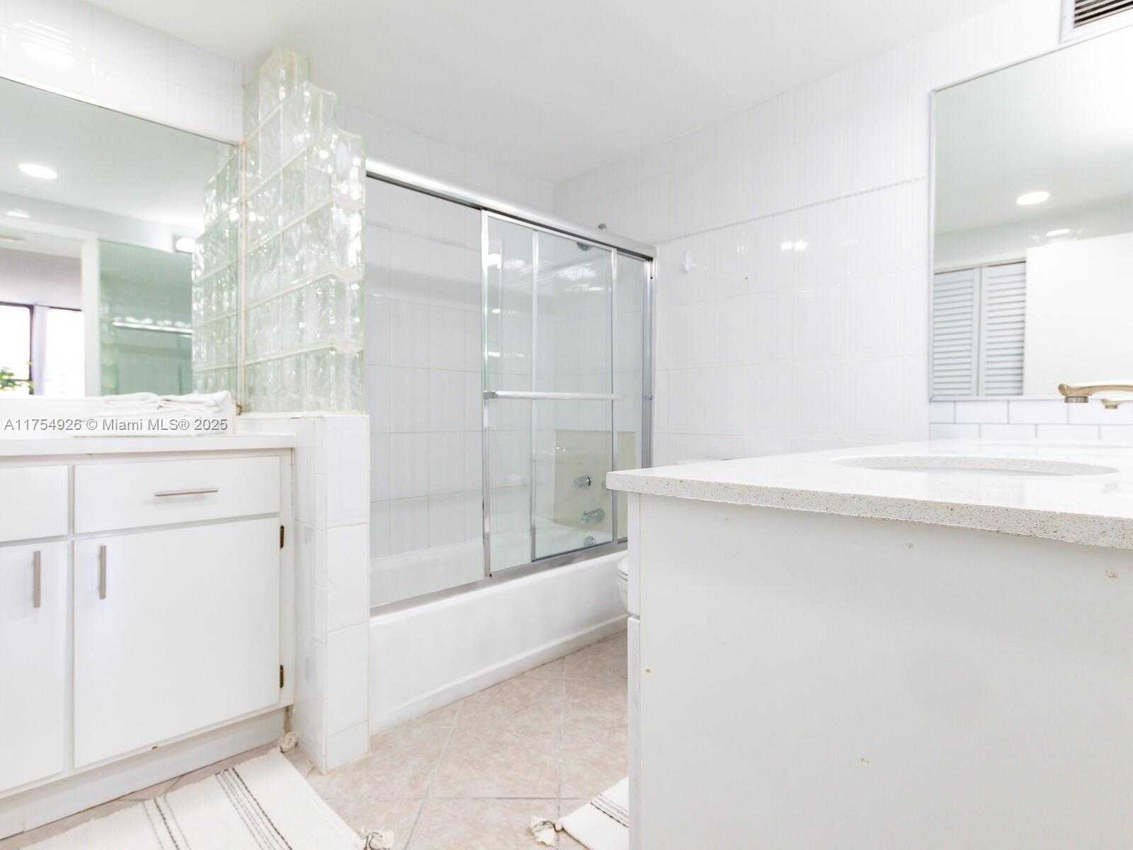 Small Image of 3505 SOUTH OCEAN DR #305, Hollywood Number 26