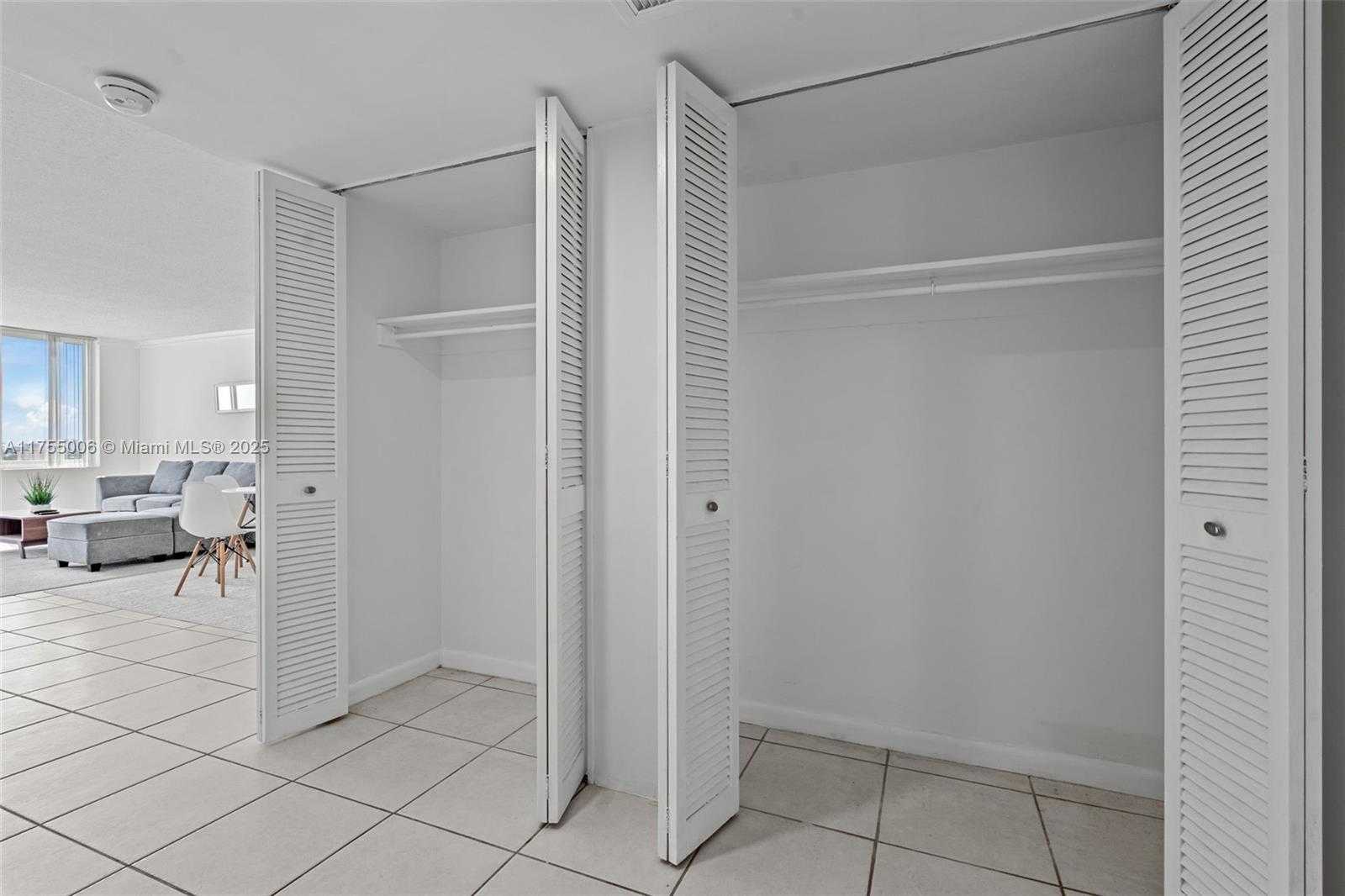 Small Image of 5401 COLLINS AVE #1114, Miami Beach Number 12