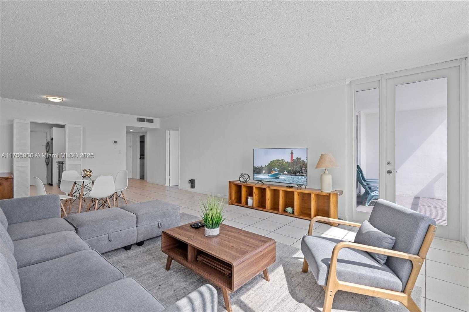 Small Image of 5401 COLLINS AVE #1114, Miami Beach Number 17