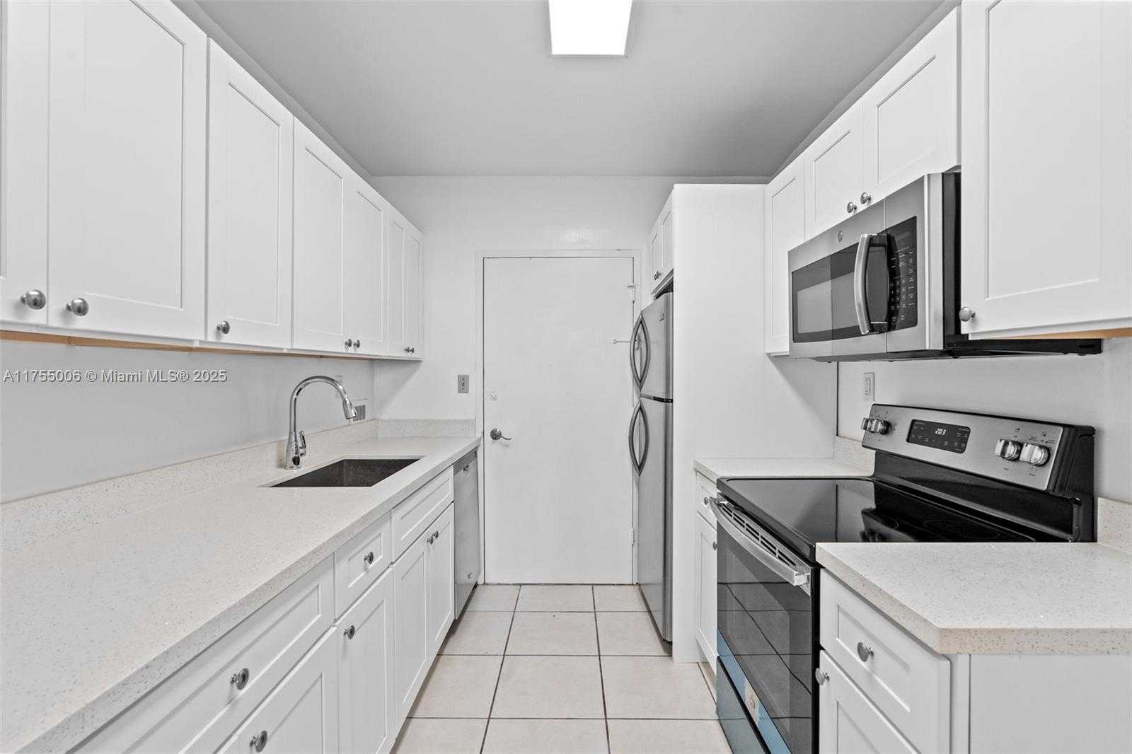 Small Image of 5401 COLLINS AVE #1114, Miami Beach Number 19