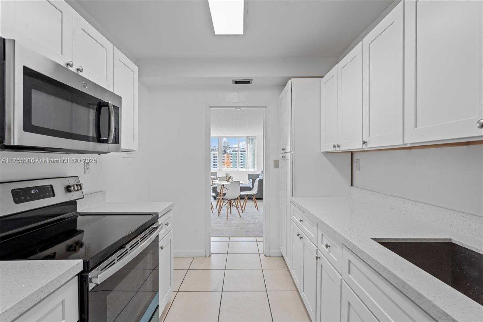 Small Image of 5401 COLLINS AVE #1114, Miami Beach Number 22