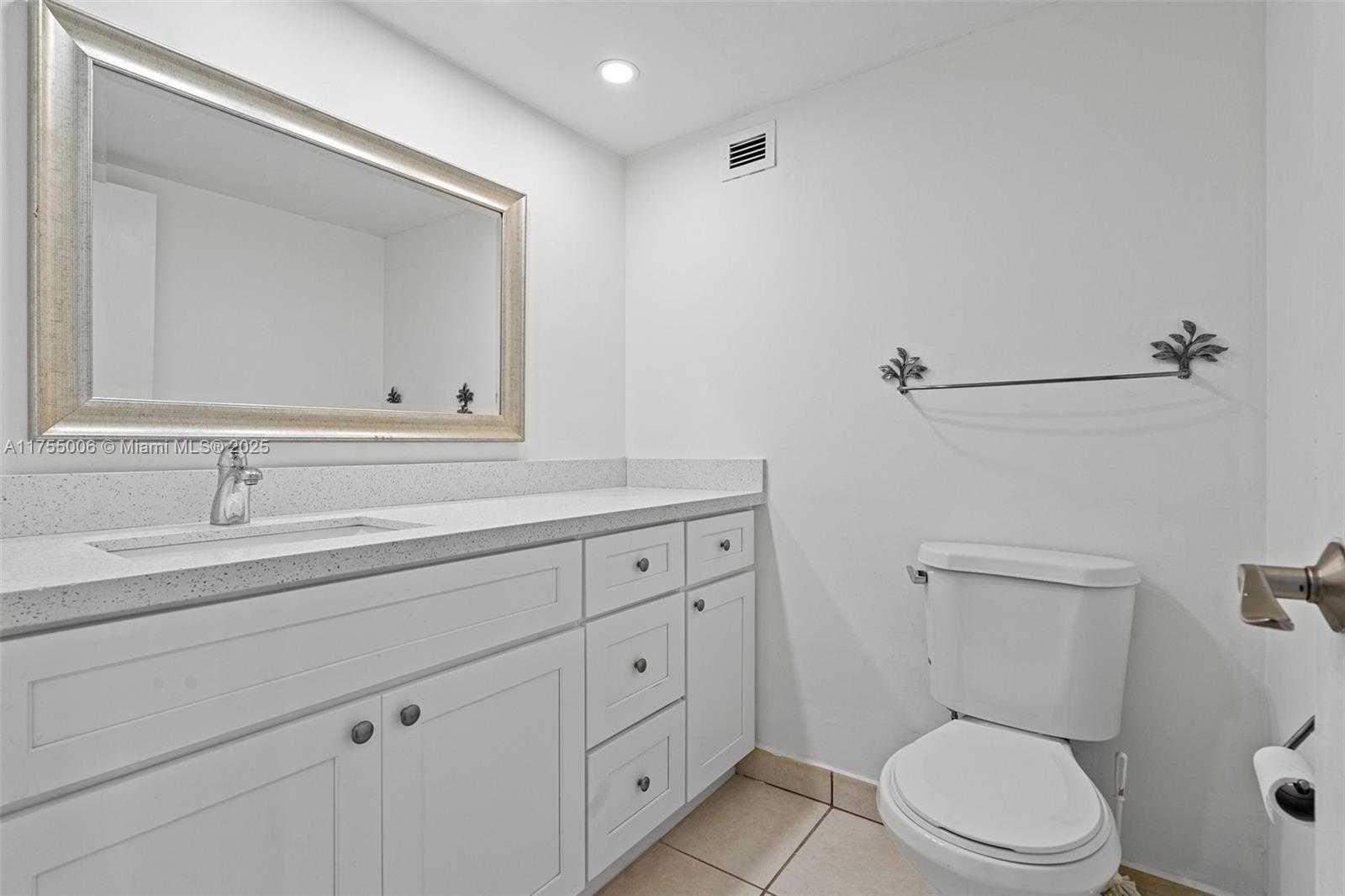 Small Image of 5401 COLLINS AVE #1114, Miami Beach Number 23