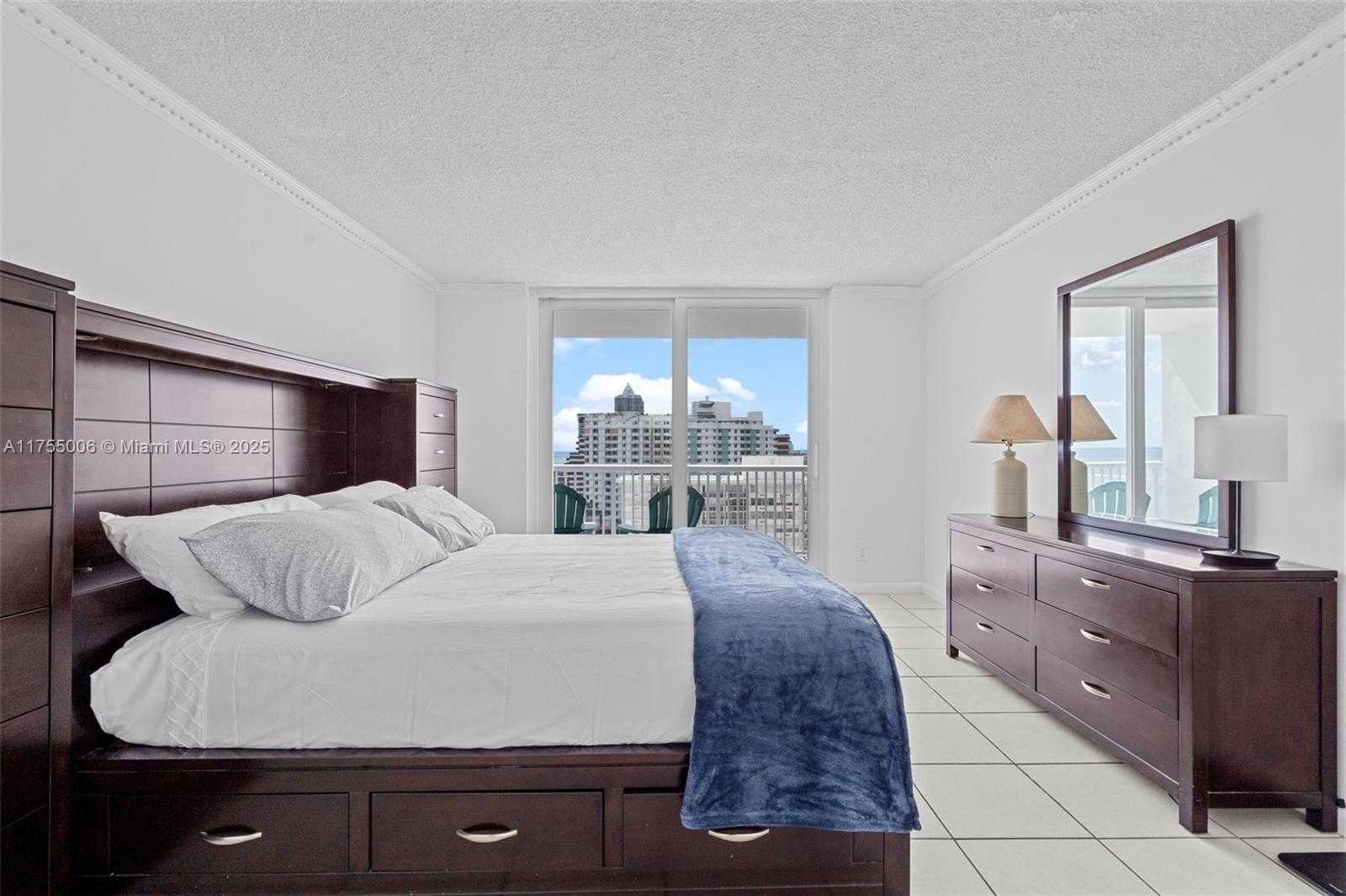 Small Image of 5401 COLLINS AVE #1114, Miami Beach Number 25