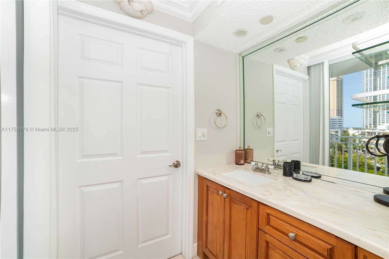Small Image of 18000 NORTH BAY RD #602, Sunny Isles Beach Number 12
