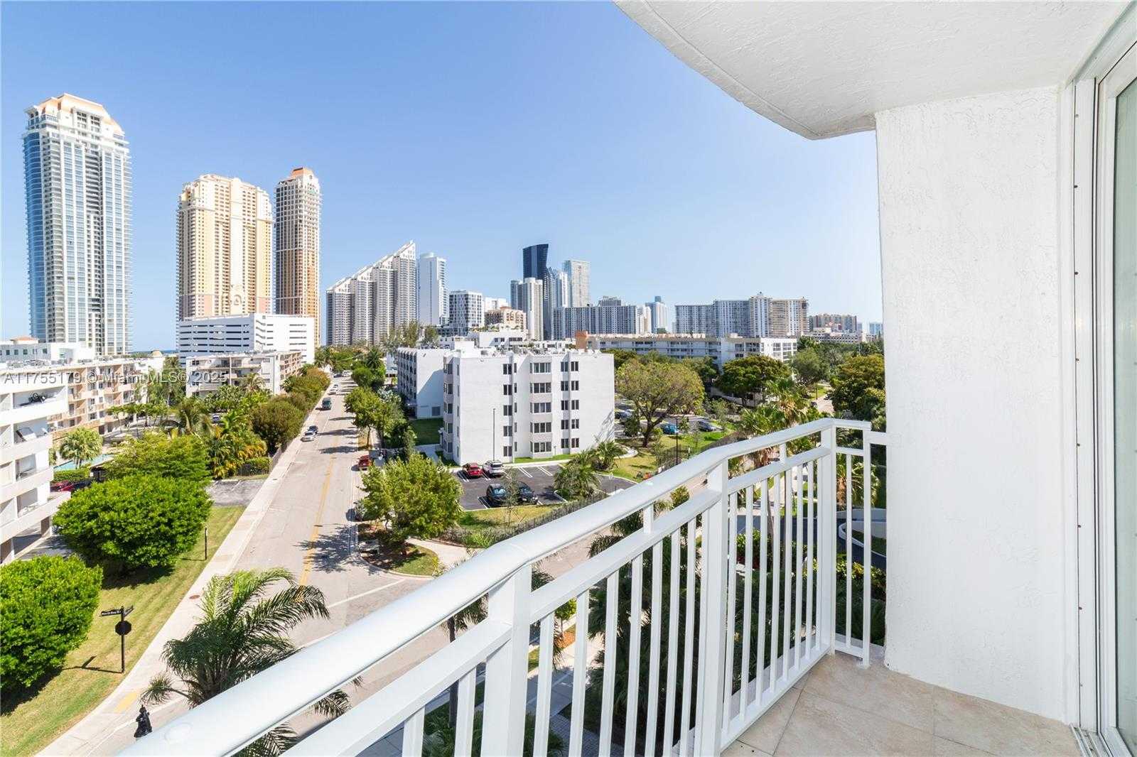 Small Image of 18000 NORTH BAY RD #602, Sunny Isles Beach Number 17