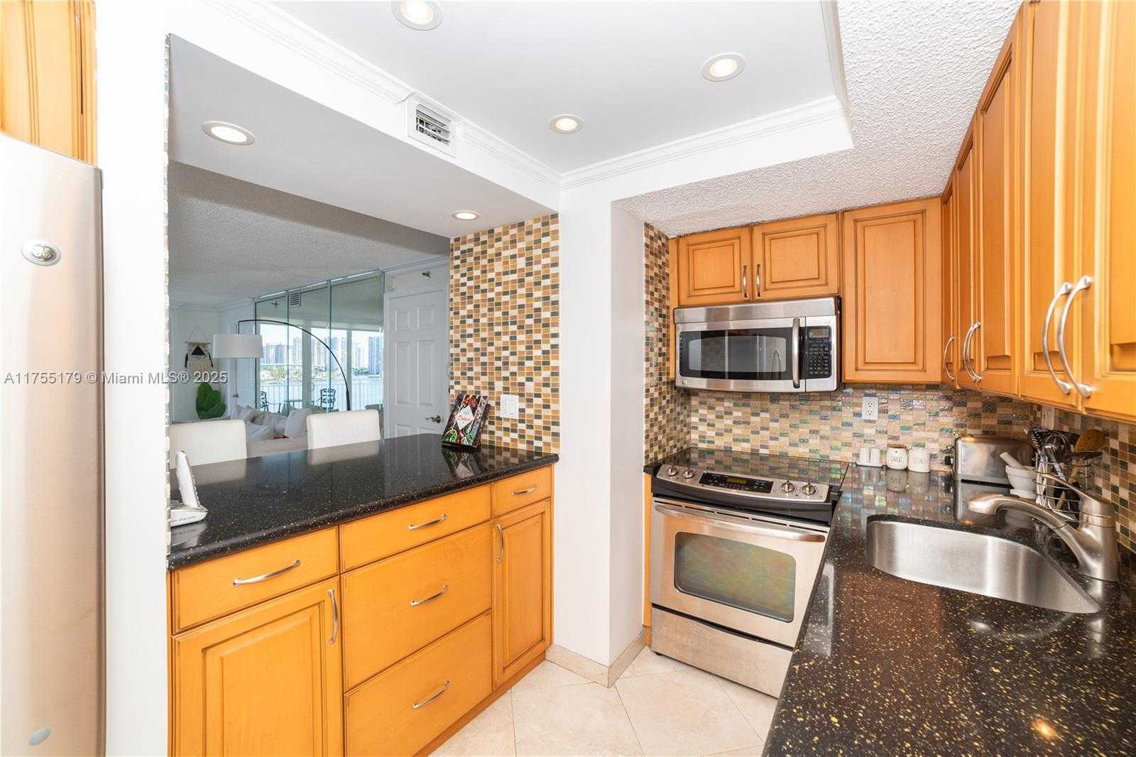 Small Image of 18000 NORTH BAY RD #602, Sunny Isles Beach Number 19