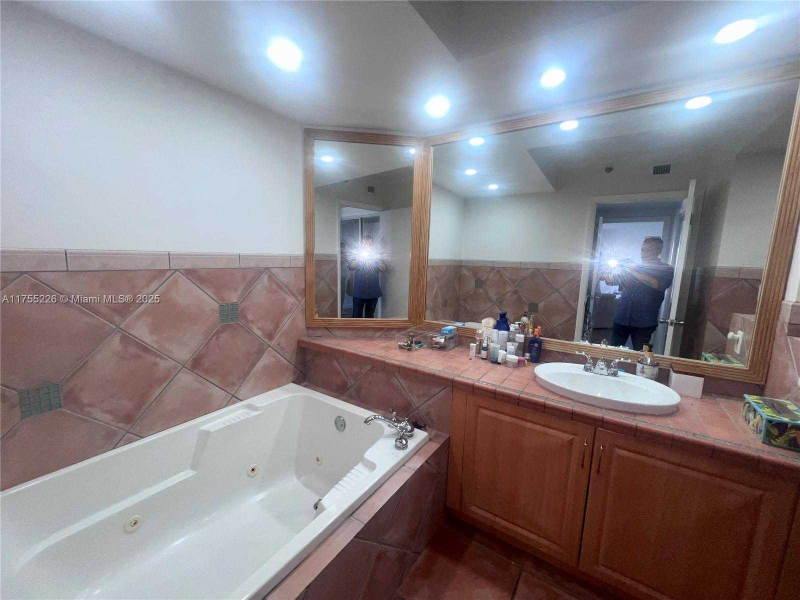 Small Image of 20185 EAST COUNTRY CLUB DR #1109, Aventura Number 23